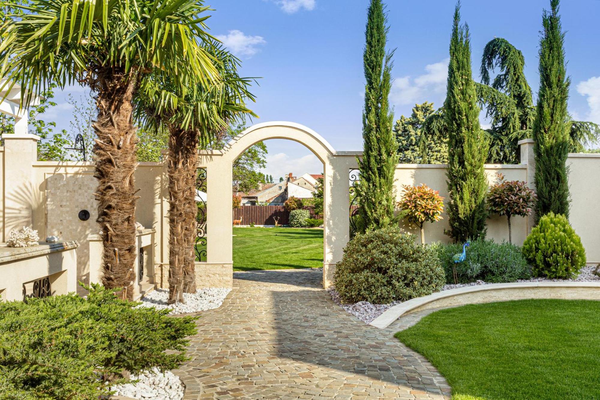 Sika Royal Garden &